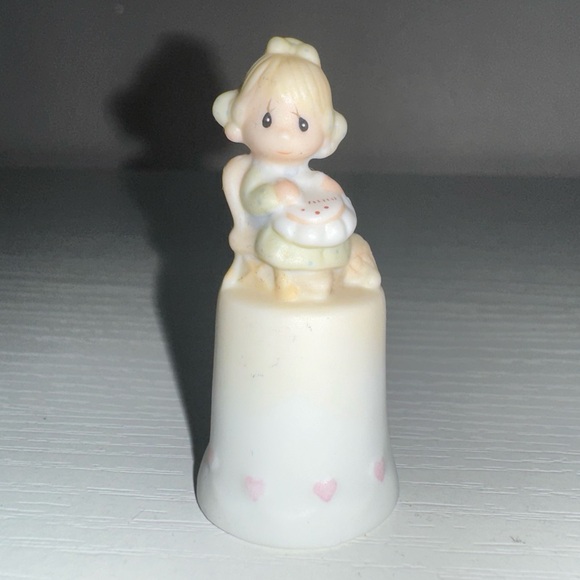 ❗️5 for $10❗️ Vintage “Mother Sew Dear” Porcelain Thimble - Picture 6 of 6